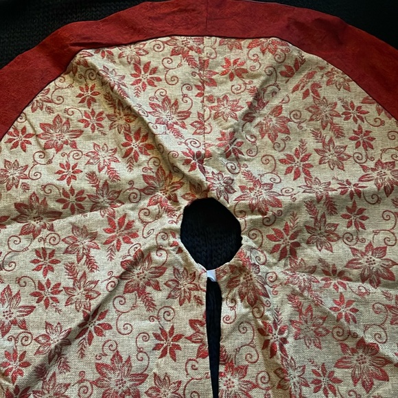 Christmas Tree Skirt - Picture 1 of 12